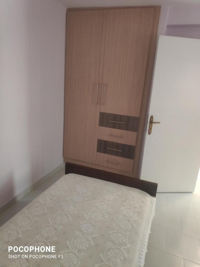 Κεντρικό, Άνετο Και Ζεστό Διαμέρισμα 卡梅纳维洛拉 外观 照片